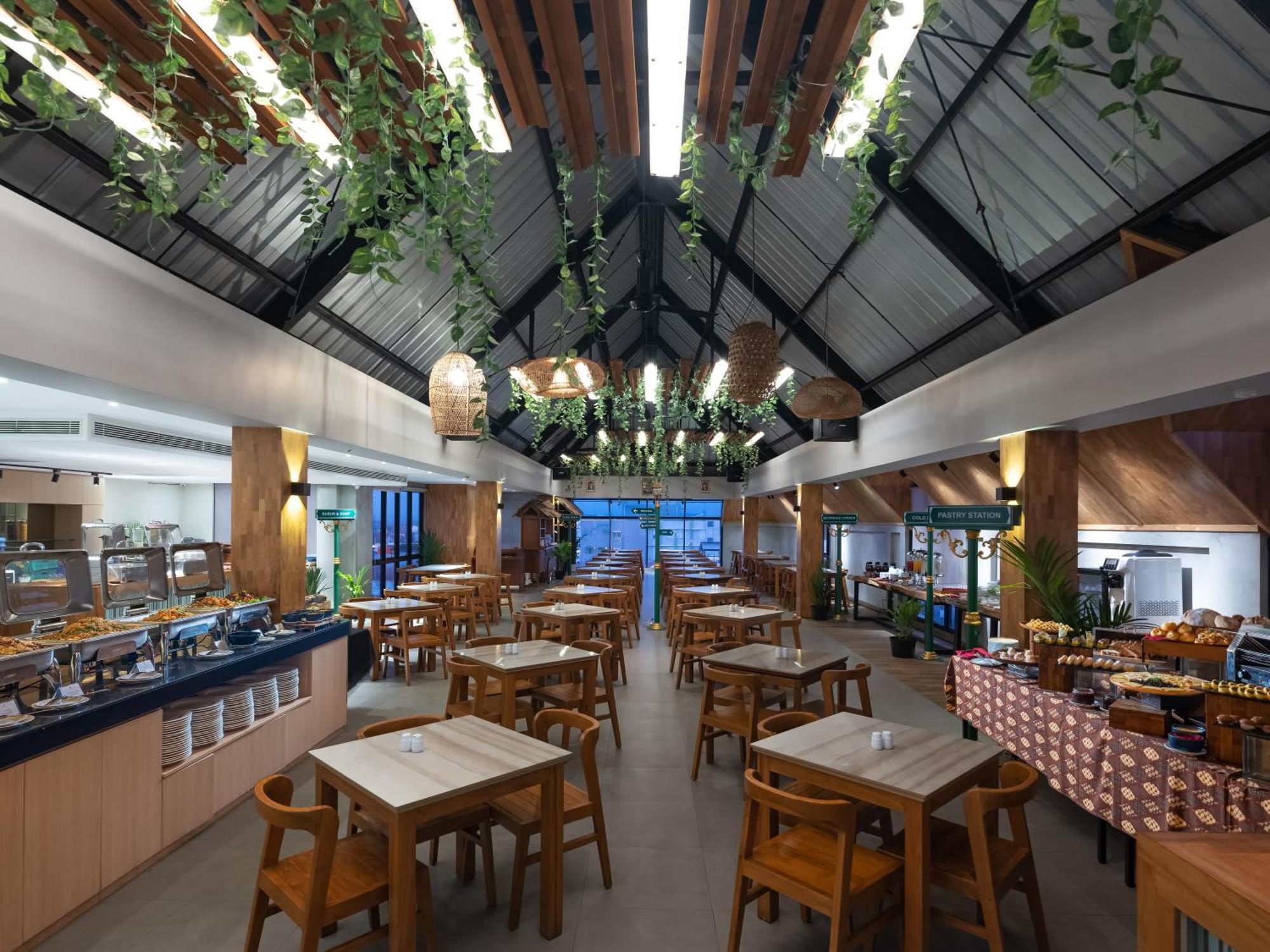 Aveta Hotel Malioboro Jogyakarta Zewnętrze zdjęcie
